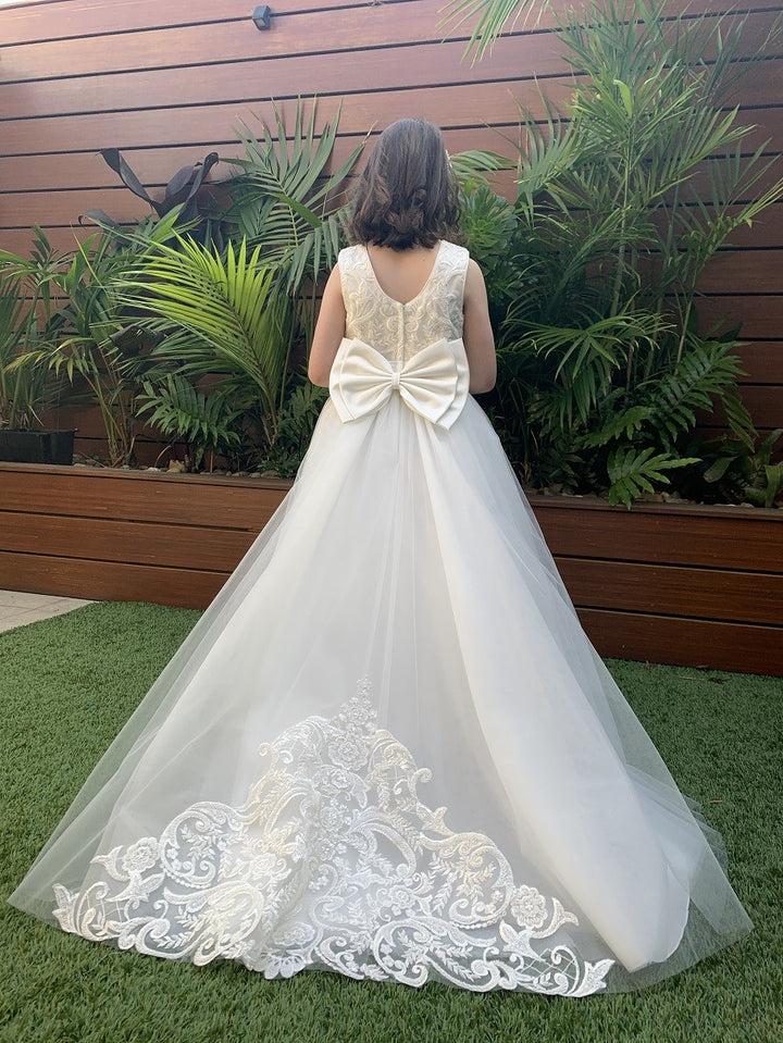 LUXE: Gracie with Train