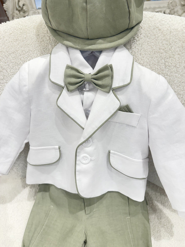 Oliver: White & Hunter Green