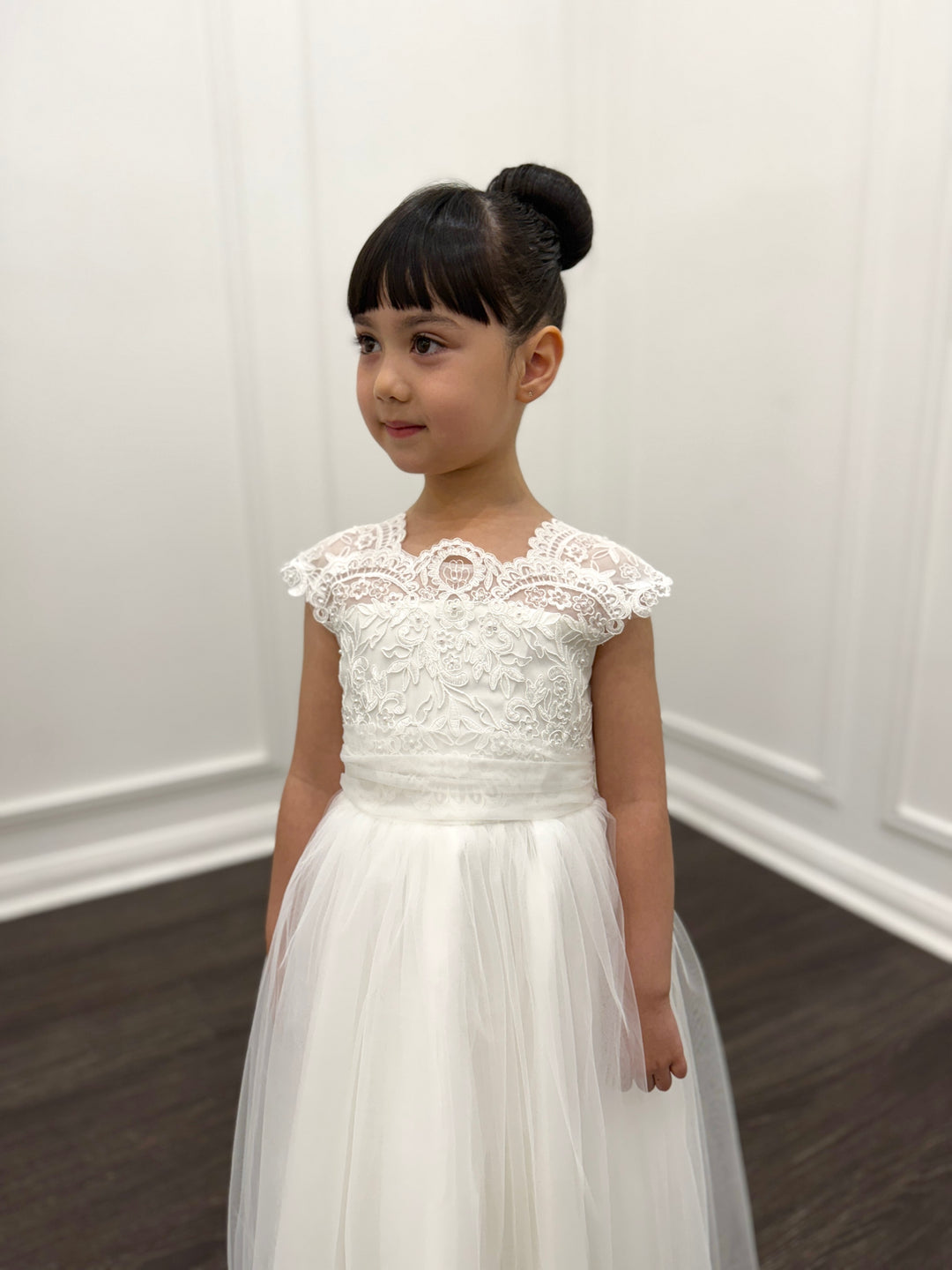 Amy - available up to size 20x
